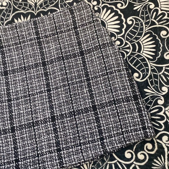 Medium black and white tweed like mini skirt - Picture 3 of 14